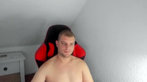 Snapshot of kozik1992 chatting on 10/23/25, 06:45 Bartek online show from 10/23/25, 06:45