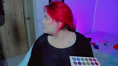 Snapshot of kpayton99 chatting on 01/09/25, 02:11 Khloe online show from 01/09/25, 02:11