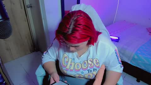 Snapshot of kpayton99 chatting on 01/10/25, 03:07 Khloe online show from 01/10/25, 03:07