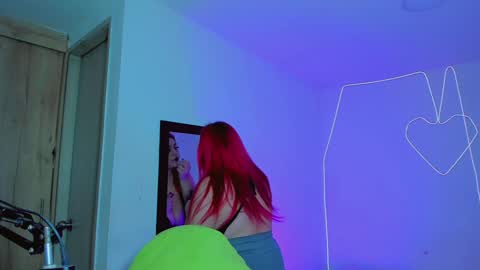 Snapshot of kpayton99 chatting on 01/31/25, 04:14 Khloe online show from 01/31/25, 04:14