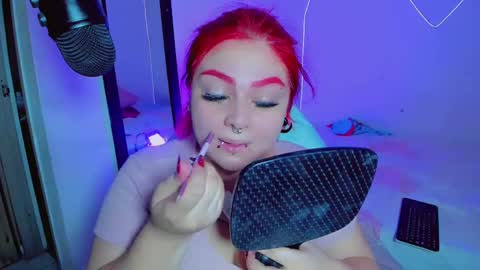 Snapshot of kpayton99 chatting on 02/12/25, 02:45 Khloe online show from 02/12/25, 02:45