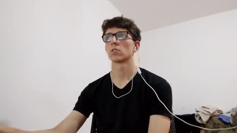 Snapshot of kpo10 chatting on 12/29/24, 06:16 Facu online show from 12/29/24, 06:16