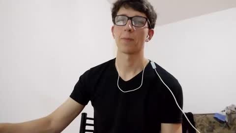 Snapshot of kpo10 chatting on 12/31/24, 06:24 Facu online show from 12/31/24, 06:24