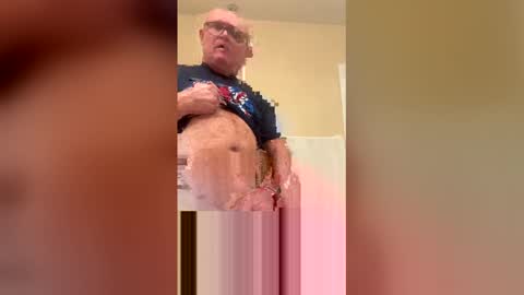 Snapshot of kraigwkistler chatting on 12/17/25, 09:10 kraigwkistler online show from 12/17/25, 09:10