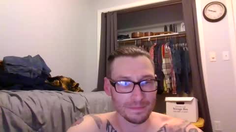 Snapshot of krasher2313 chatting on 03/11/25, 04:43 hard hung horny online show from 03/11/25, 04:43