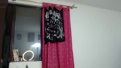 Snapshot of kratos_and_afrodita chatting on 12/18/25, 12:27 kratos_and_afrodita online show from 12/18/25, 12:27