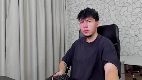 KrewVaughn online show from 10/16/25, 10:05