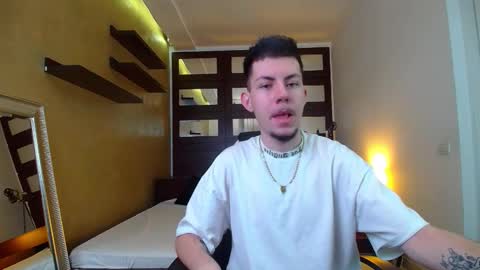 KrewVaughn online show from 03/22/26, 05:44