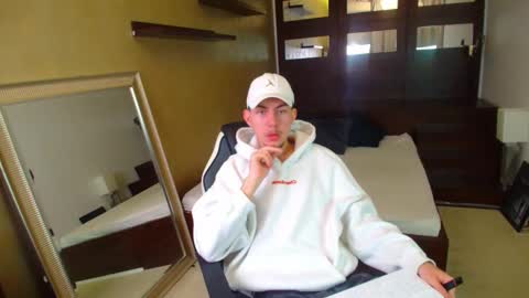 KrewVaughn online show from 03/24/26, 06:18