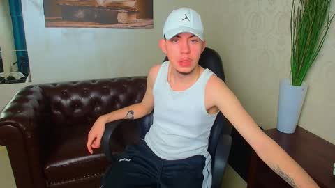 KrewVaughn online show from 03/26/26, 07:47