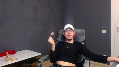 KrewVaughn online show from 03/27/26, 06:19