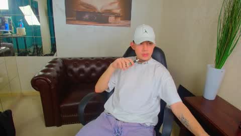 KrewVaughn online show from 03/31/26, 09:32