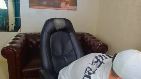 KrewVaughn online show from 04/03/26, 09:07