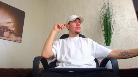 KrewVaughn online show from 04/04/26, 08:56