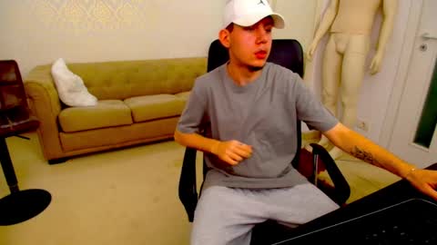 KrewVaughn online show from 04/05/26, 09:17