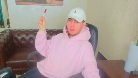 KrewVaughn online show from 04/10/26, 08:41