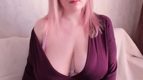 Snapshot of kriisrus chatting on 01/04/25, 10:38 KrisRus online show from 01/04/25, 10:38