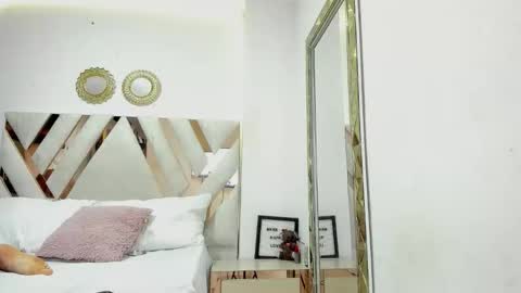 Krisvany online show from 12/14/25, 01:33