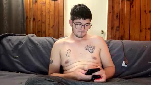 Snapshot of krimsoncircuit chatting on 11/21/25, 01:15 krimsoncircuit online show from 11/21/25, 01:15