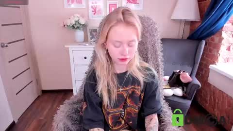 Snapshot of kris_grant chatting on 02/20/25, 10:16 kris_grant online show from 02/20/25, 10:16