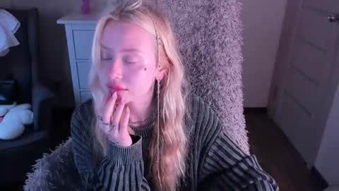 Snapshot of kris_grant chatting on 09/21/25, 10:28 kris_grant online show from 09/21/25, 10:28