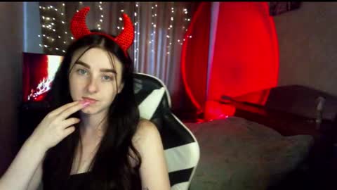 Snapshot of krisbadass chatting on 09/26/25, 02:21 Kris online show from 09/26/25, 02:21