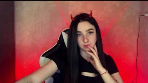 Snapshot of krisbadass chatting on 10/11/25, 09:30 Kris online show from 10/11/25, 09:30