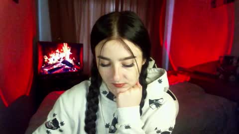 Snapshot of krisbadass chatting on 10/17/25, 07:11 Kris online show from 10/17/25, 07:11