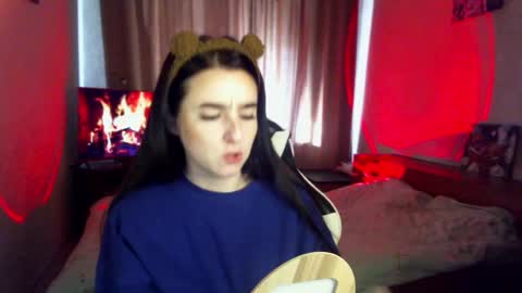 Snapshot of krisbadass chatting on 10/21/25, 07:09 Kris online show from 10/21/25, 07:09