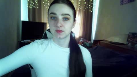 Snapshot of krisbadass chatting on 11/13/25, 09:30 Kris online show from 11/13/25, 09:30