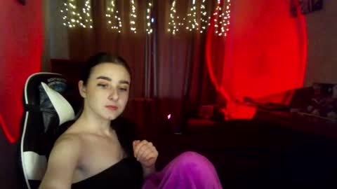 Snapshot of krisbadass chatting on 11/20/25, 06:46 Kris online show from 11/20/25, 06:46