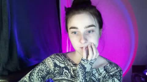 Snapshot of krisbadass chatting on 11/30/25, 12:31 Kris online show from 11/30/25, 12:31