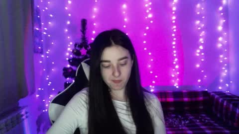 Snapshot of krisbadass chatting on 12/17/25, 07:14 Kris online show from 12/17/25, 07:14