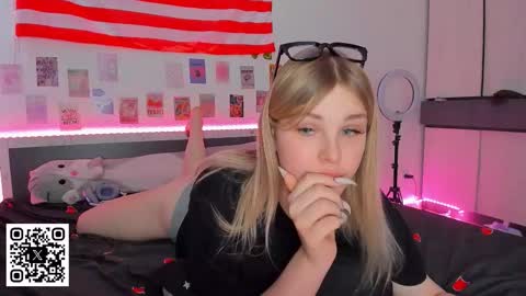 Snapshot of krisi_myrr chatting on 03/02/26, 12:45 Kristina3 online show from 03/02/26, 12:45