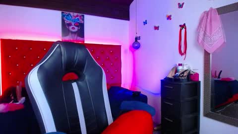 kriss_sweetboobs online show from 11/23/25, 12:16