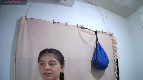 krissone online show from 04/11/26, 09:19