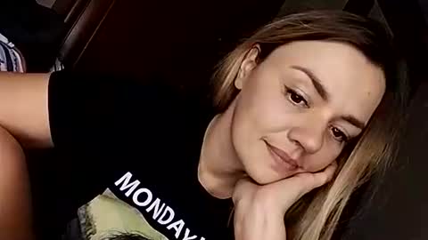 KrissSexi online show from 09/18/25, 05:59