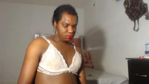 kristal_cox2 online show from 05/20/26, 10:43