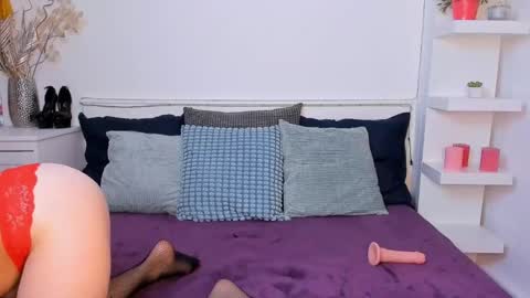 Snapshot of kristalbabe69 chatting on 02/17/25, 05:32 Kristal online show from 02/17/25, 05:32