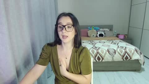 twitter    Annemarye 23 online show from 02/14/25, 07:17