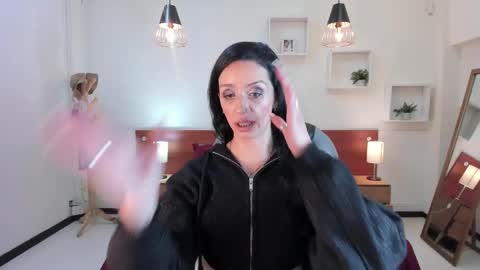 Sophia online show from 02/03/25, 09:18