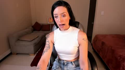 Sophia online show from 04/01/26, 08:28