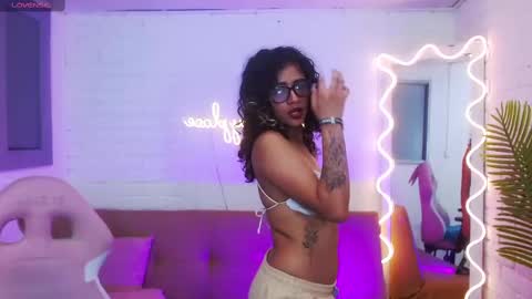 kristen_tay online show from 01/14/25, 06:07