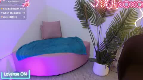 kristen_tay online show from 03/10/25, 06:27