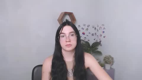 Snapshot of kristenx_x chatting on 09/12/25, 12:49 Kristen online show from 09/12/25, 12:49