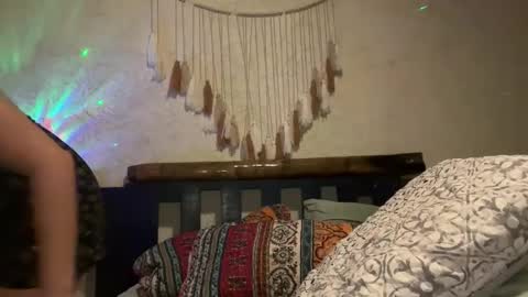 Kristi online show from 11/02/25, 05:21