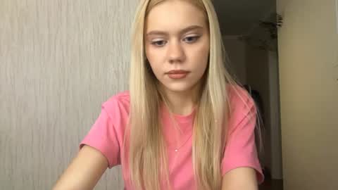 Snapshot of kristifelicien chatting on 06/18/26, 05:08 Blake online show from 06/18/26, 05:08