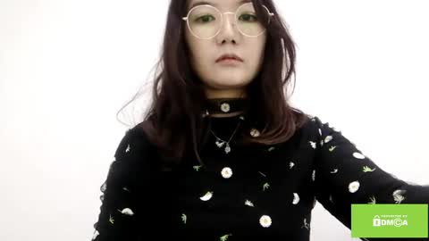 Snapshot of kristimanes chatting on 04/14/26, 01:06 Rin online show from 04/14/26, 01:06