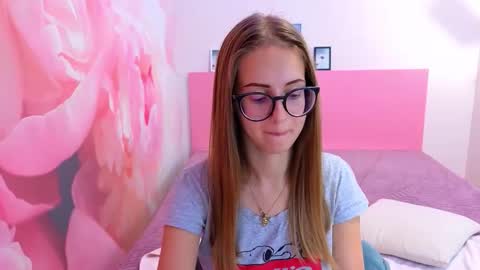 Kristina Adel online show from 09/25/25, 08:40