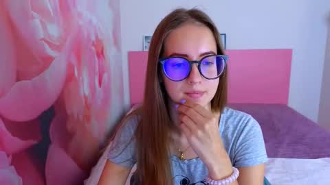 Kristina Adel online show from 10/22/25, 06:46